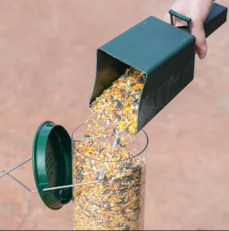 Eichhörnchensicherer Vogelfutterspender