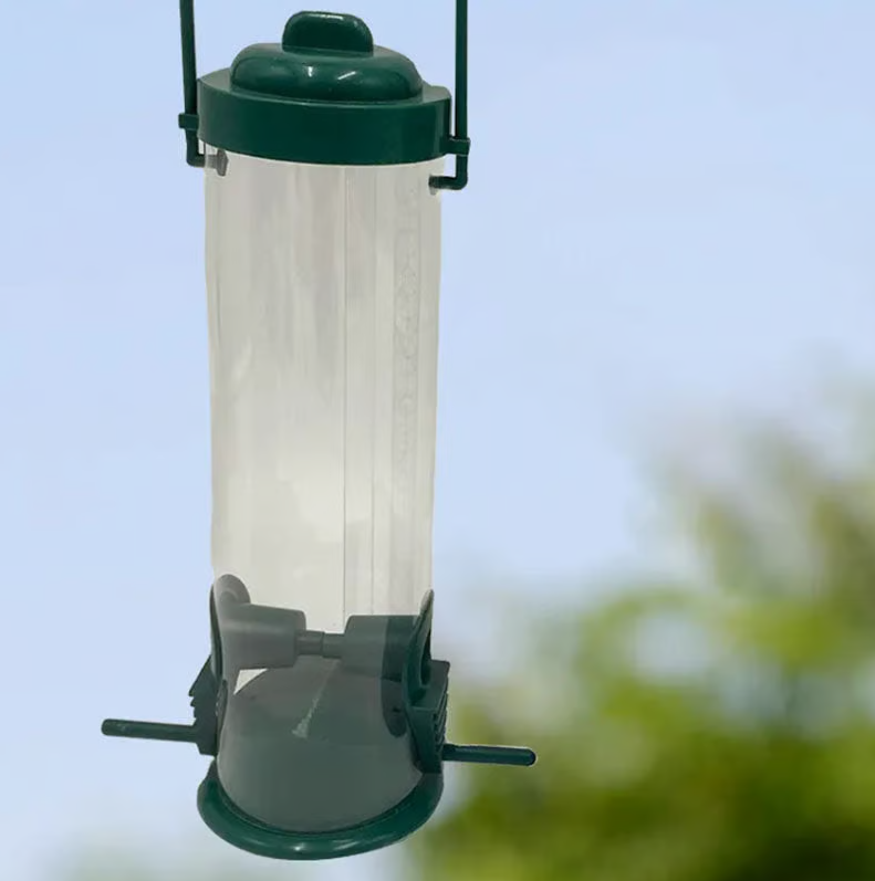 Eichhörnchensicherer Vogelfutterspender