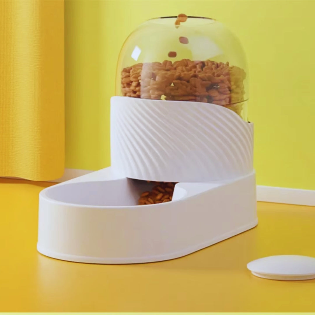 Stylische Futterstation für Haustiere mit Glaskuppel und Anti-Rutsch-Basis