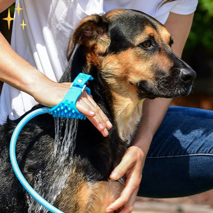 Hundeduschhandschuh mit integriertem Bürsteneinsatz und Schlauchanschluss