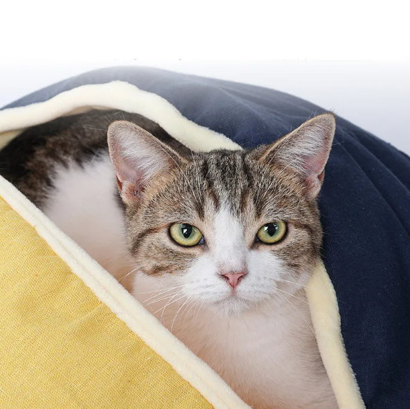 Katzenbett Im Halbmond-Design für Gemütliche Rückzugsorte